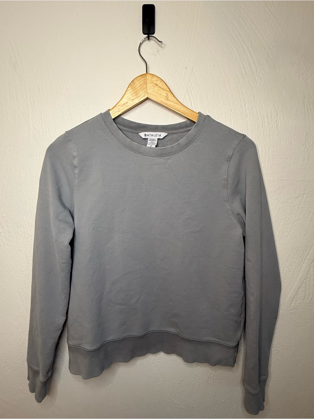 Athleta Light Gray Pullover Crewneck Sweatshirt